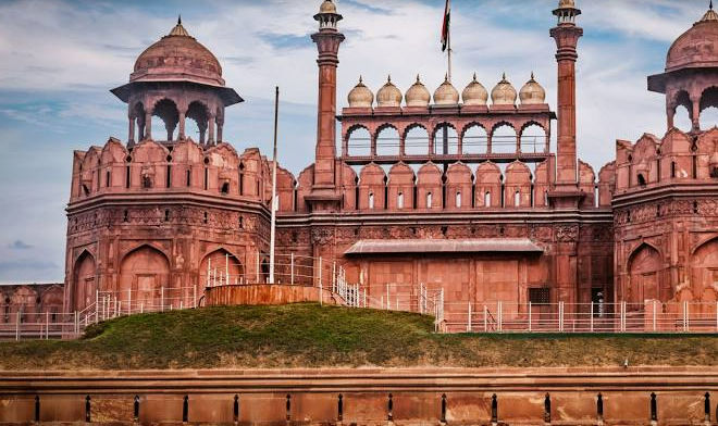 Guide to starting a Delhi chat conversation